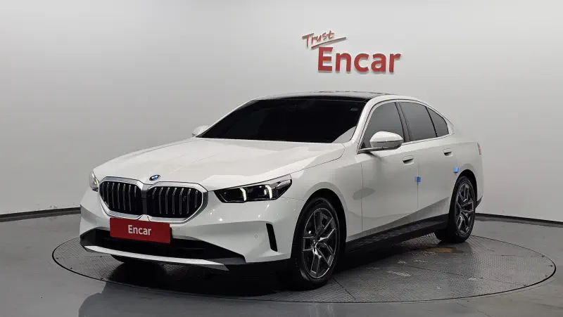 BMW i5