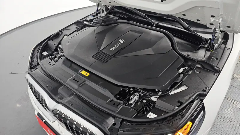 BMW i5