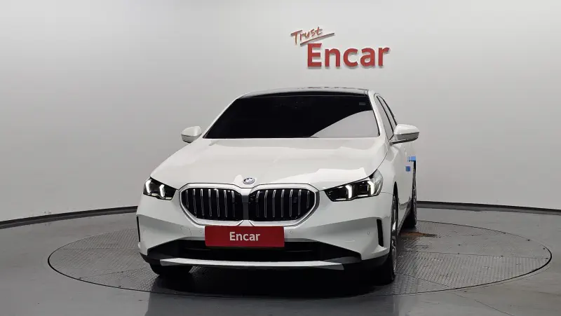 BMW i5