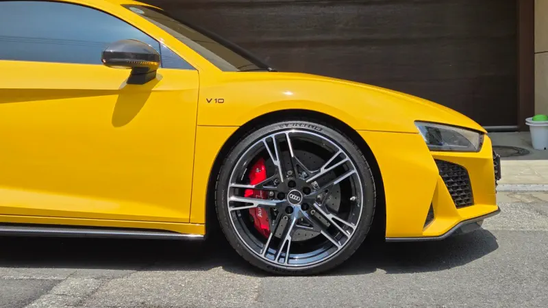 Audi R8