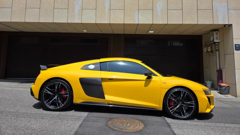 Audi R8