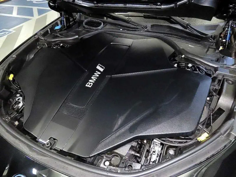 BMW i7