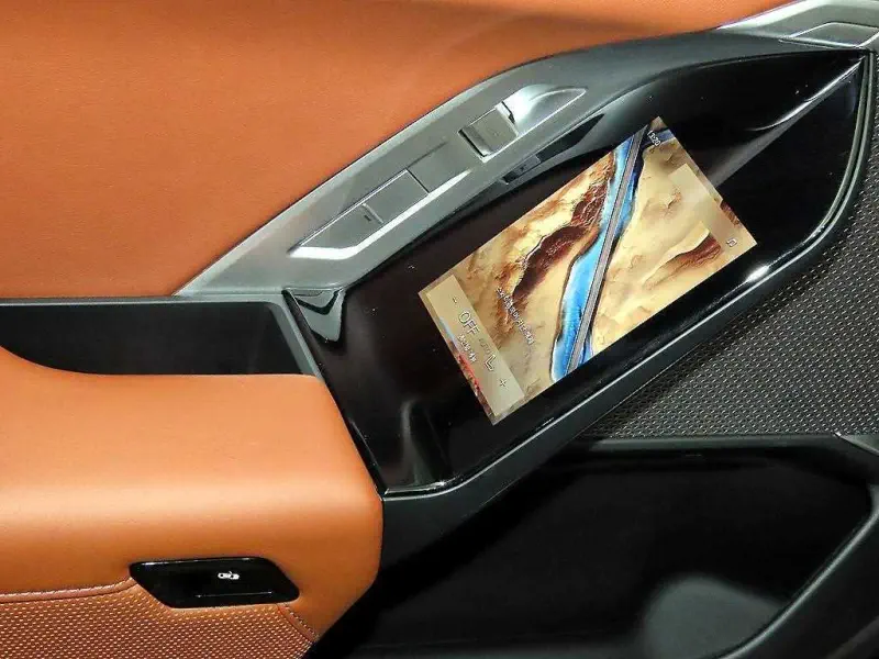 BMW i7