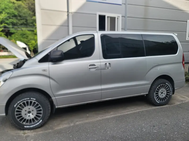 Hyundai Grand Starex