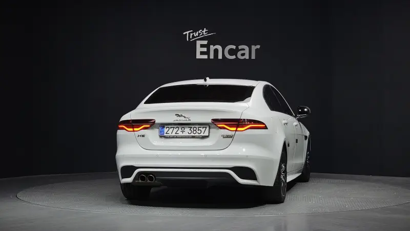 Jaguar XE