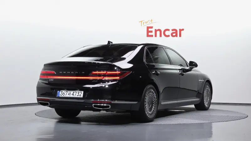 Genesis G90