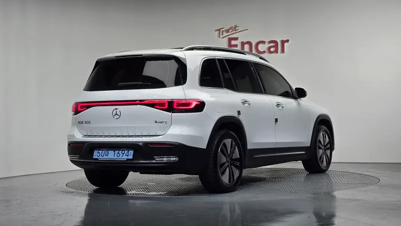 Mercedes-Benz EQB