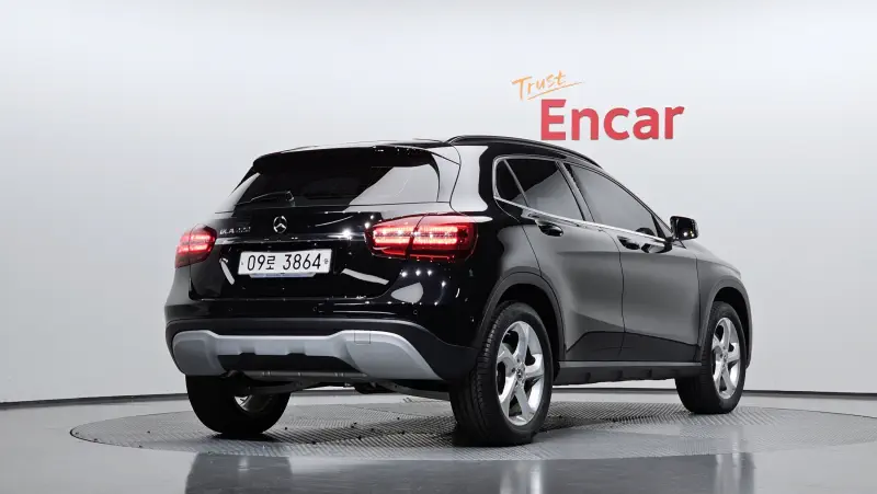 Mercedes-Benz GLA-Class