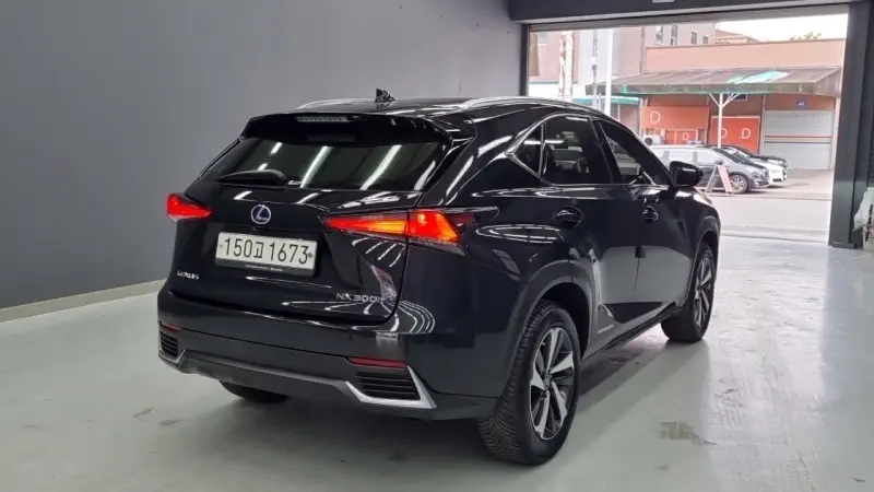 Lexus NX300h