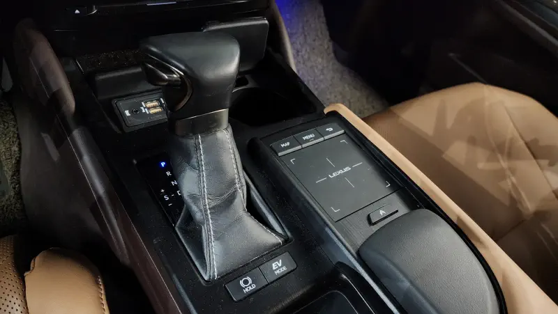 Lexus ES300h