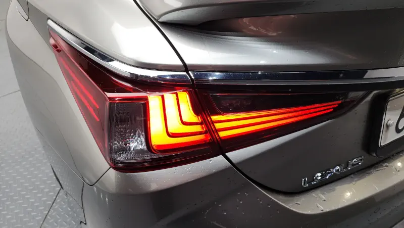Lexus ES300h