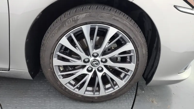Lexus ES300h