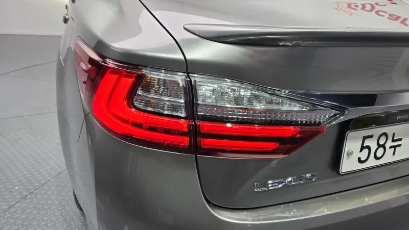 Lexus ES300h