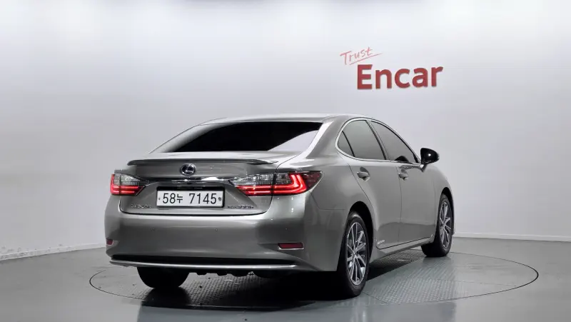 Lexus ES300h
