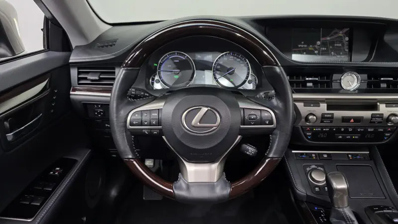 Lexus ES300h