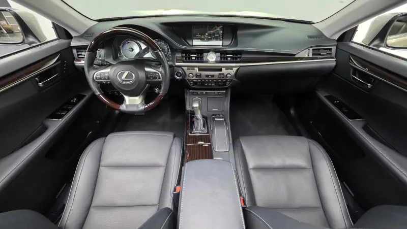 Lexus ES300h