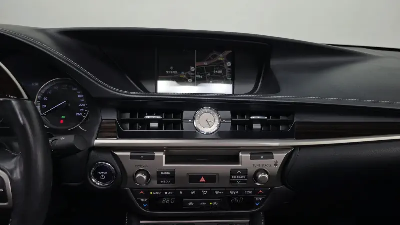 Lexus ES300h