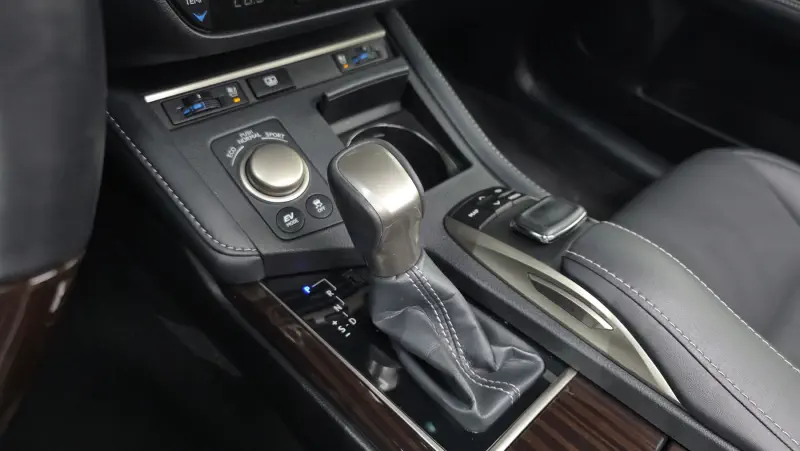 Lexus ES300h