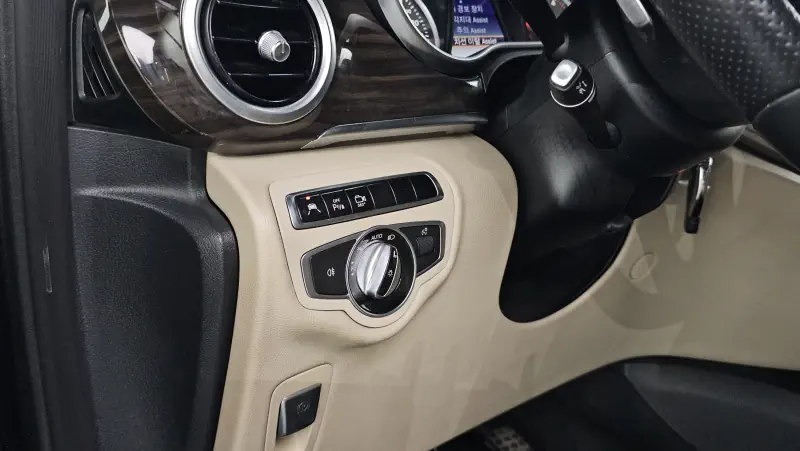 Mercedes-Benz V-Class