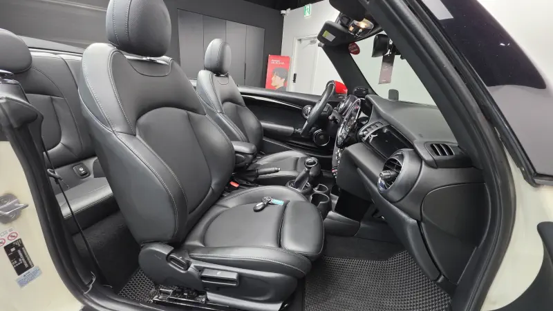 MINI Cabrio