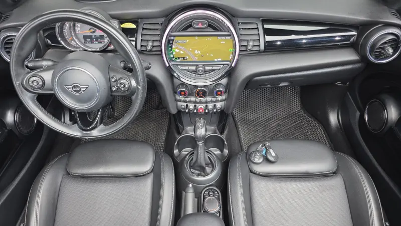 MINI Cabrio