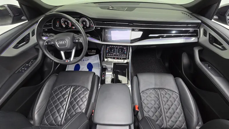 Audi Q8