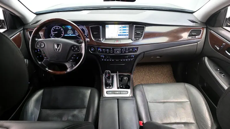 Hyundai Equus