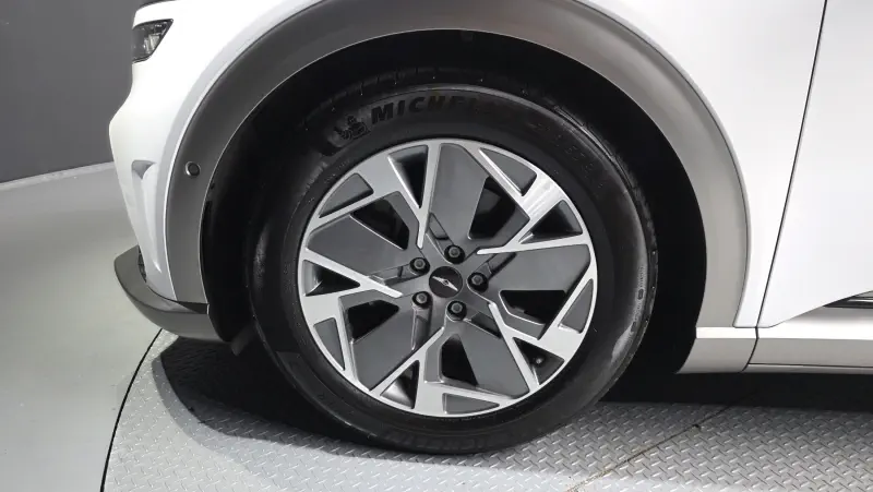 Genesis GV60