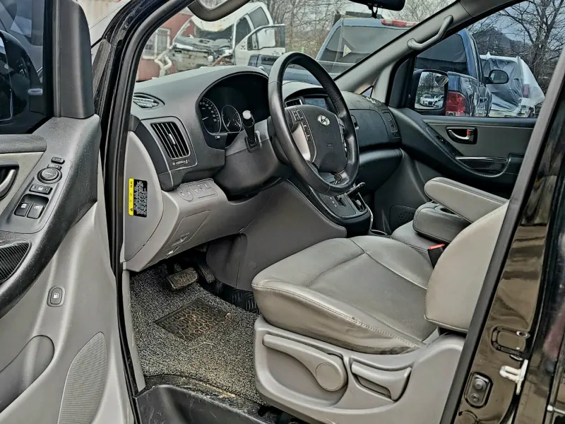 Hyundai Grand Starex