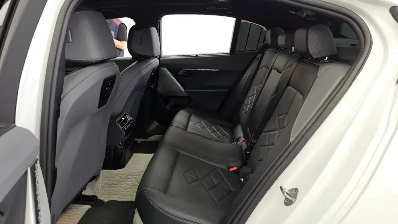 BMW i5