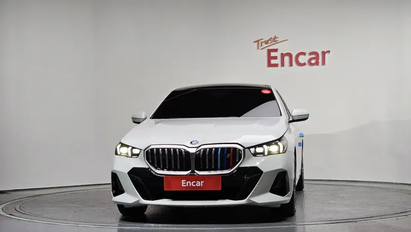 BMW i5