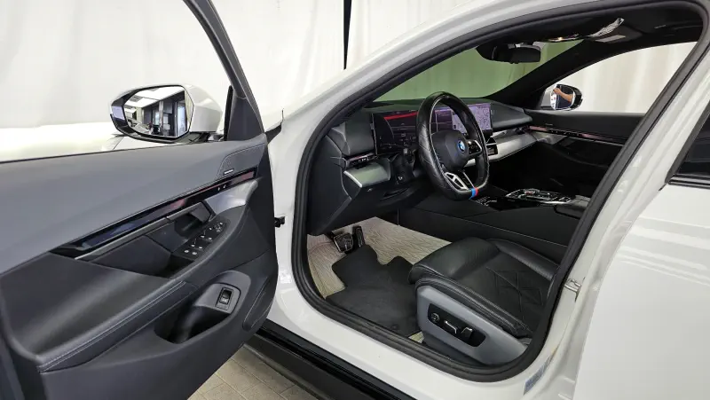 BMW i5