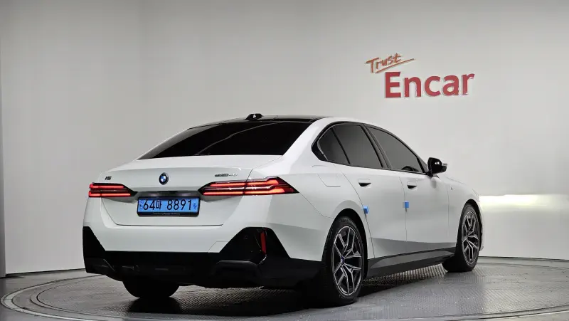 BMW i5