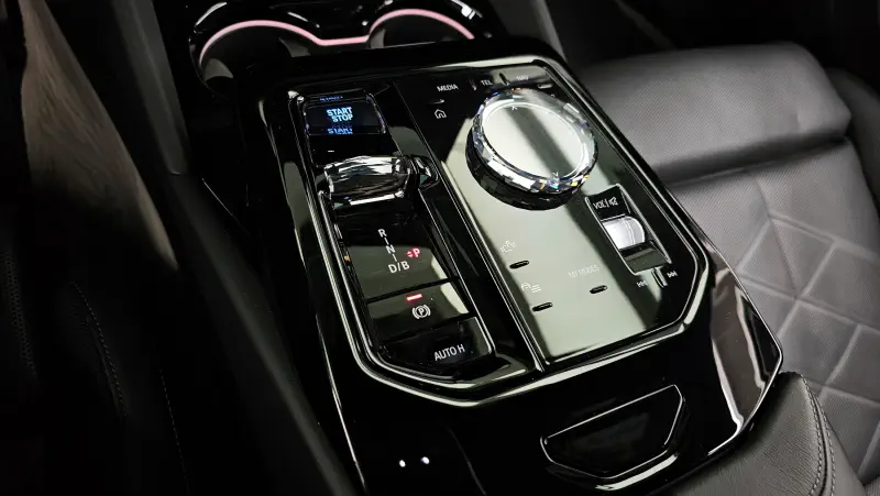 BMW i5