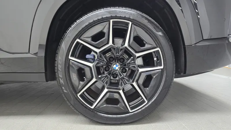 BMW XM