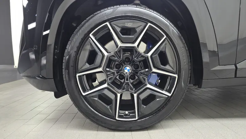 BMW XM