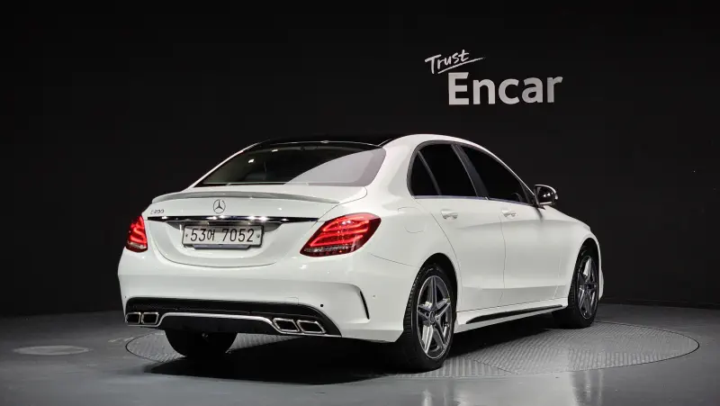 Mercedes-Benz C-Class