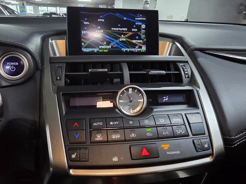Lexus NX300h