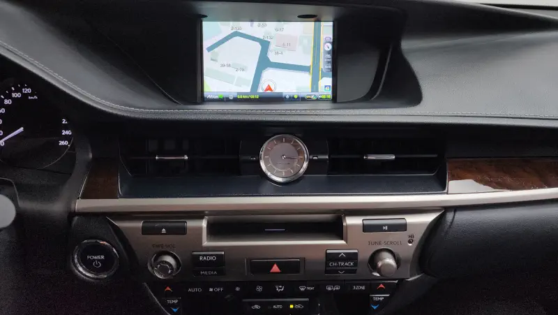Lexus ES300h