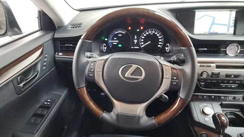 Lexus ES300h