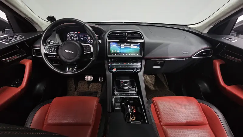 Jaguar F-Pace