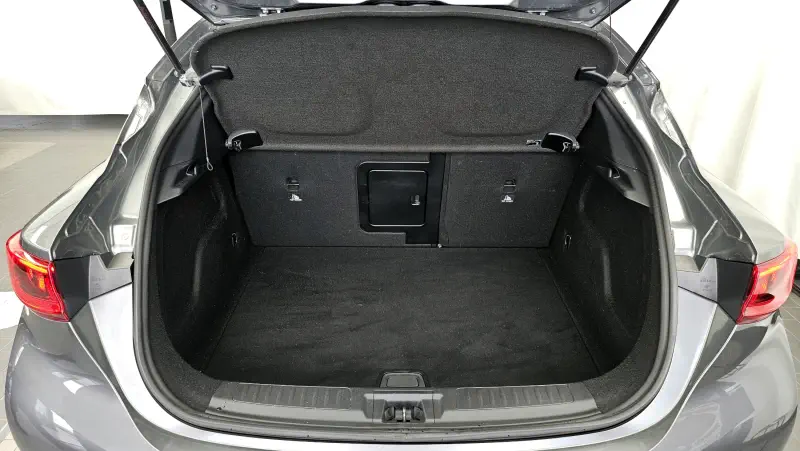 Infiniti Q30