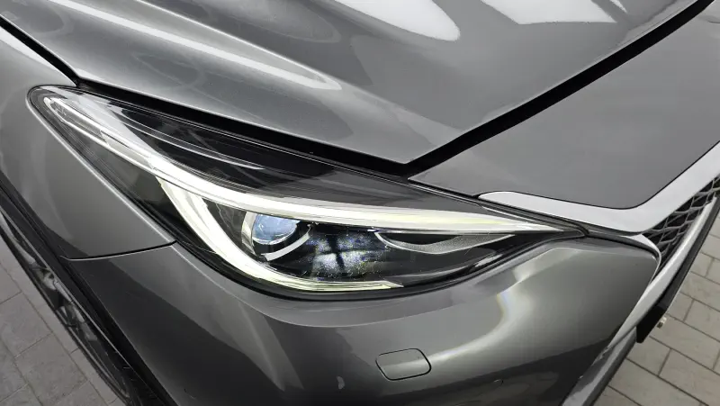 Infiniti Q30