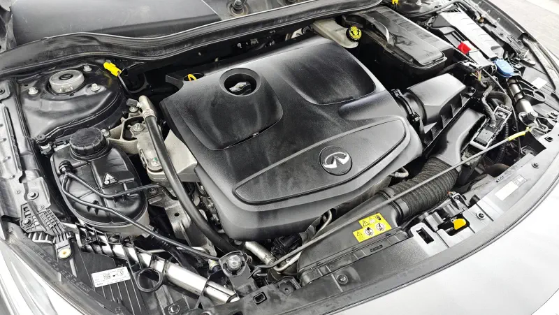 Infiniti Q30