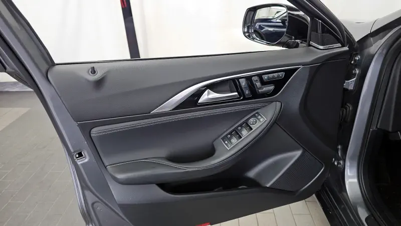 Infiniti Q30