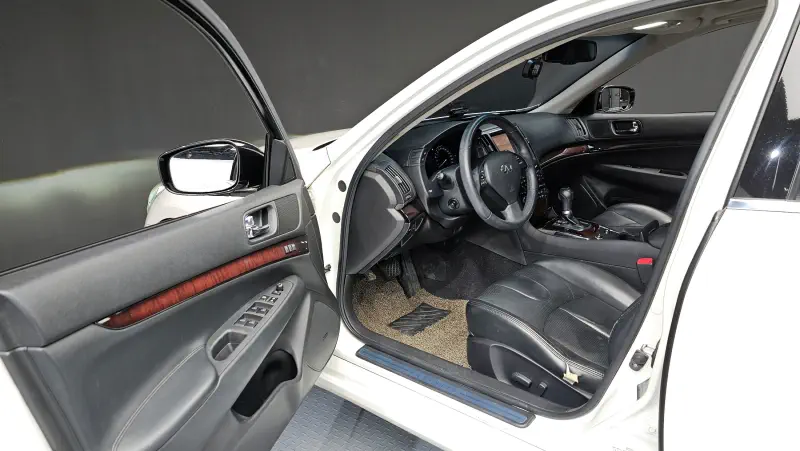 Infiniti G25