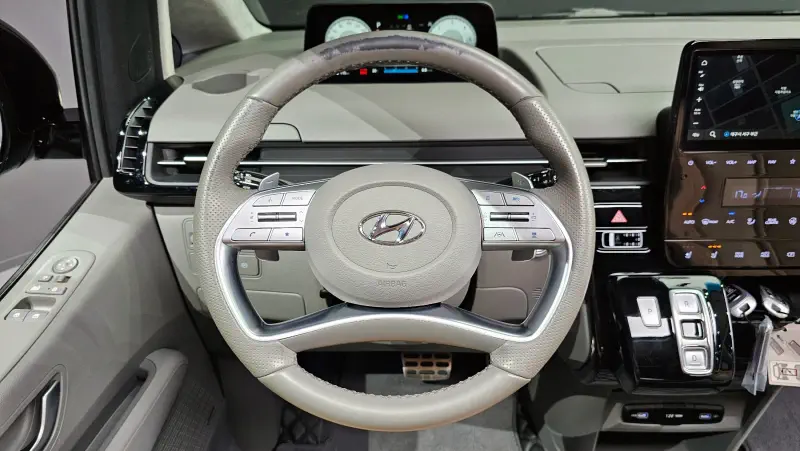 Hyundai Staria