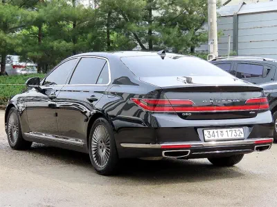 Genesis G90