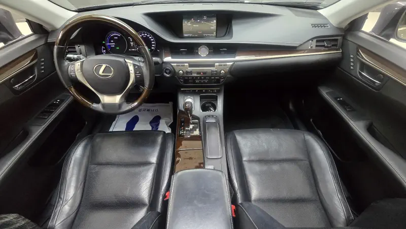 Lexus ES300h