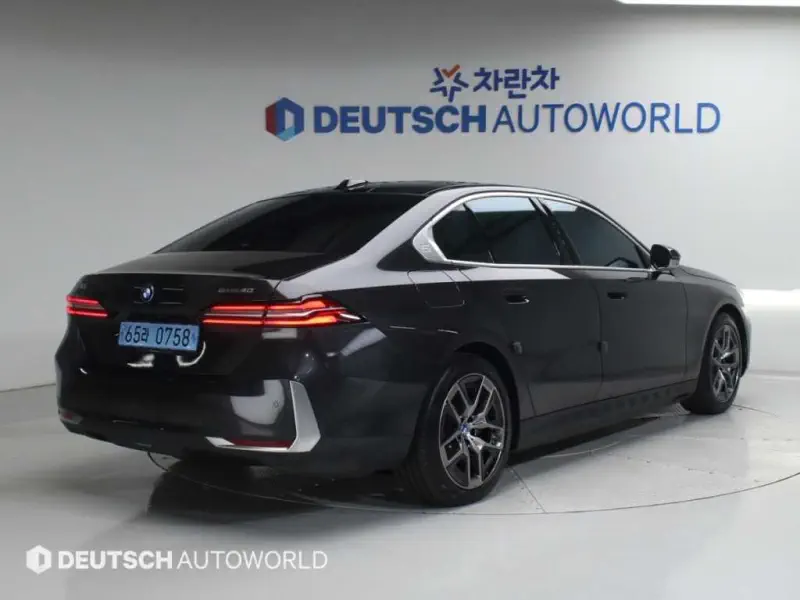 BMW i5
